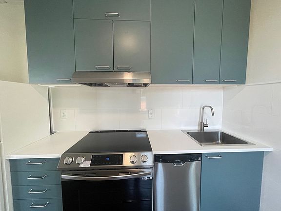 2nd image of 17 Liberty St #2