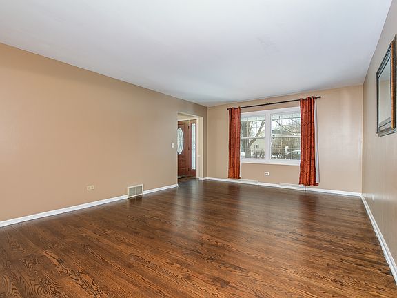 5th image of 6S430 Bridlespur Dr