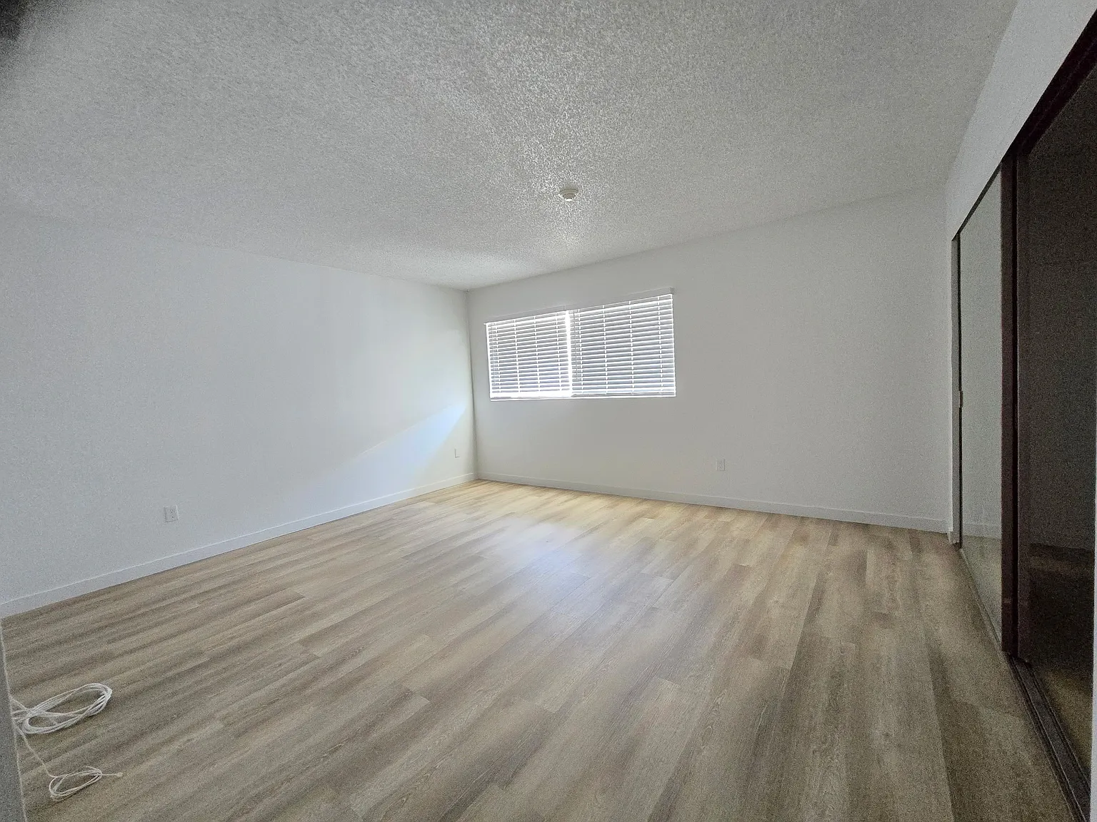 2 bed, 1334 sqft, $5,250 — Photo 4