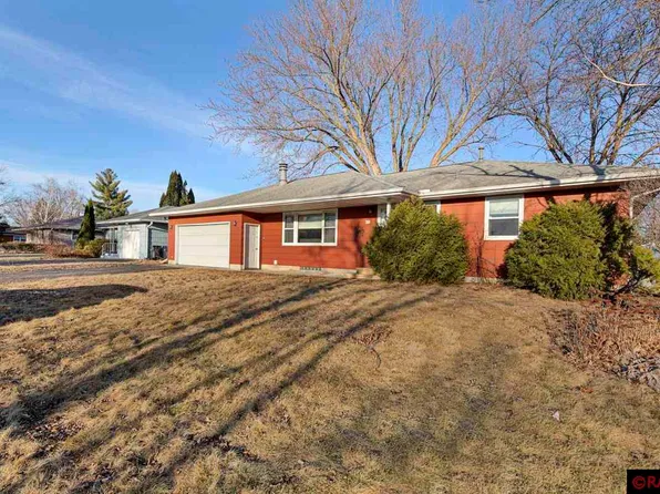 310 Dillon Ave, Mankato, MN 56001