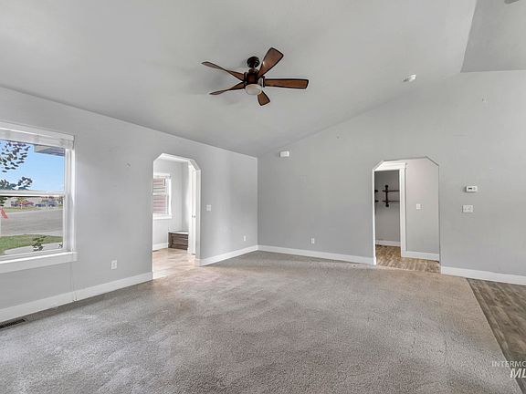4th image of 813 Hawk Ct