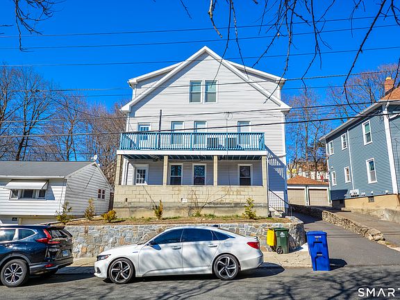 3rd image of 81 Myrtle Avenue