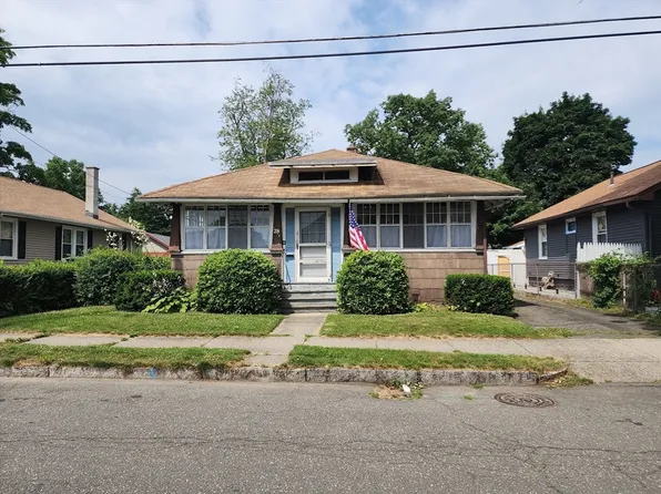 28 Schley St, Springfield, MA 01109