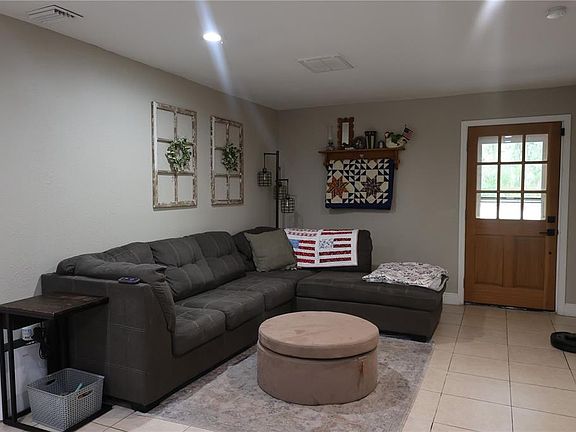 3rd image of 11927 Foxfire Dr