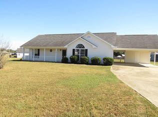 2 Whippoorwill Ln, Fort Mitchell, AL 36856