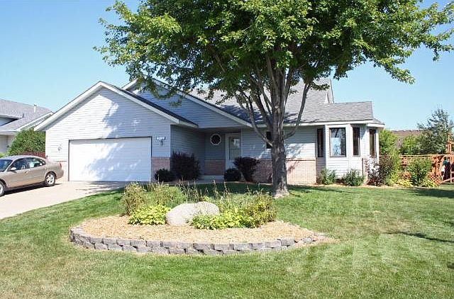 1st image of 3230 Black Oak Dr