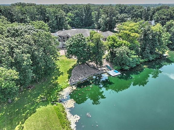 3rd image of 4180 S Lake Ct