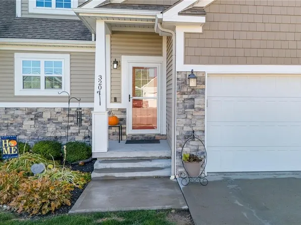 3201 Sheffield Ln, Saint Joseph, MO 64506