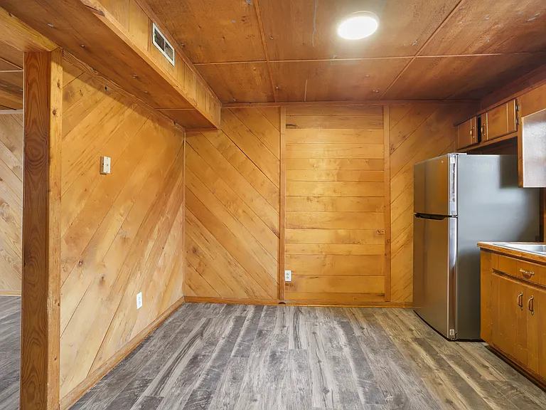 Maplewood Apartments — Photo 11