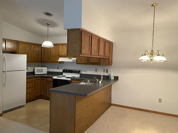 4th image of 816 Clarinet Blvd E #816