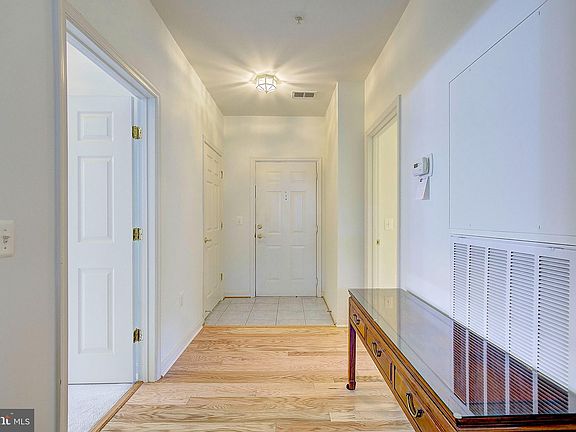 4th image of 263 Driftwood Ln #263