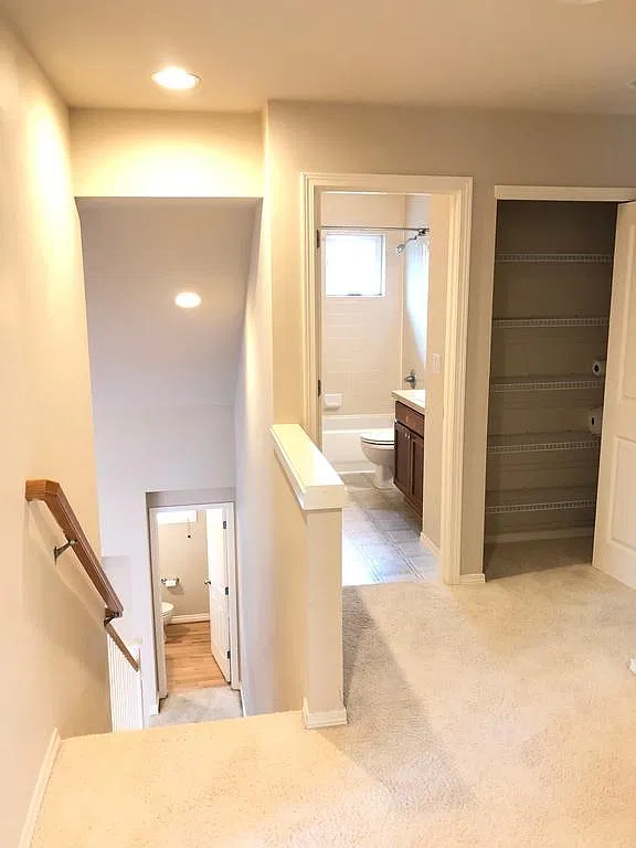 3 bed, 2.5 bath, 1800 sqft, $3,880 — Photo 4