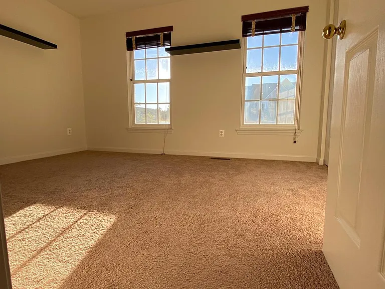 42793 Pilgrim Sq — Photo 18