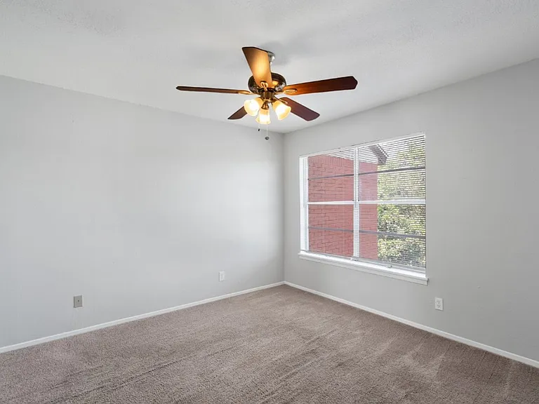 5800 Belmoor Dr #C — Photo 16