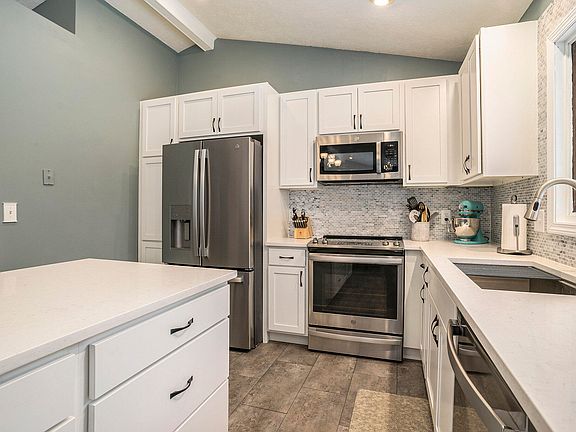 5th image of 231 Carrington Pl