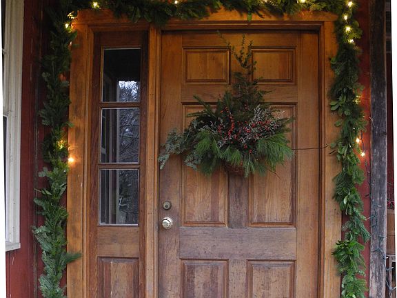Holiday door on front porch