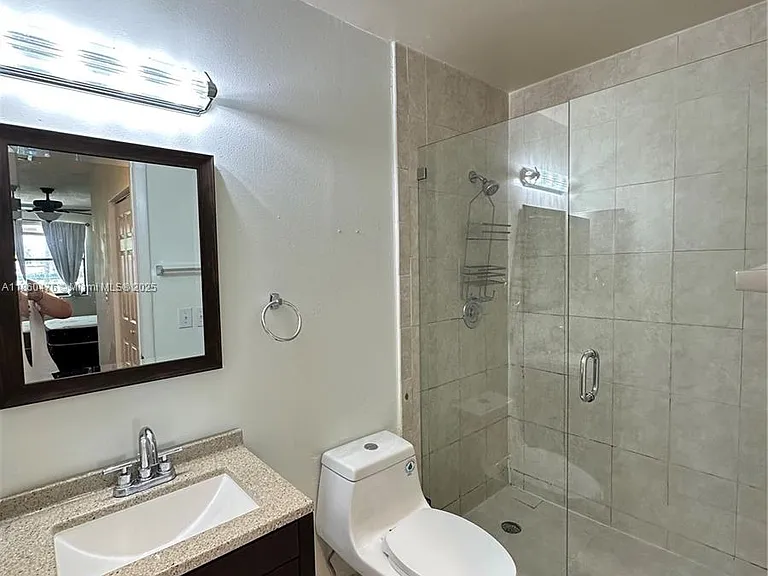 9865 Riverside Dr — Photo 12