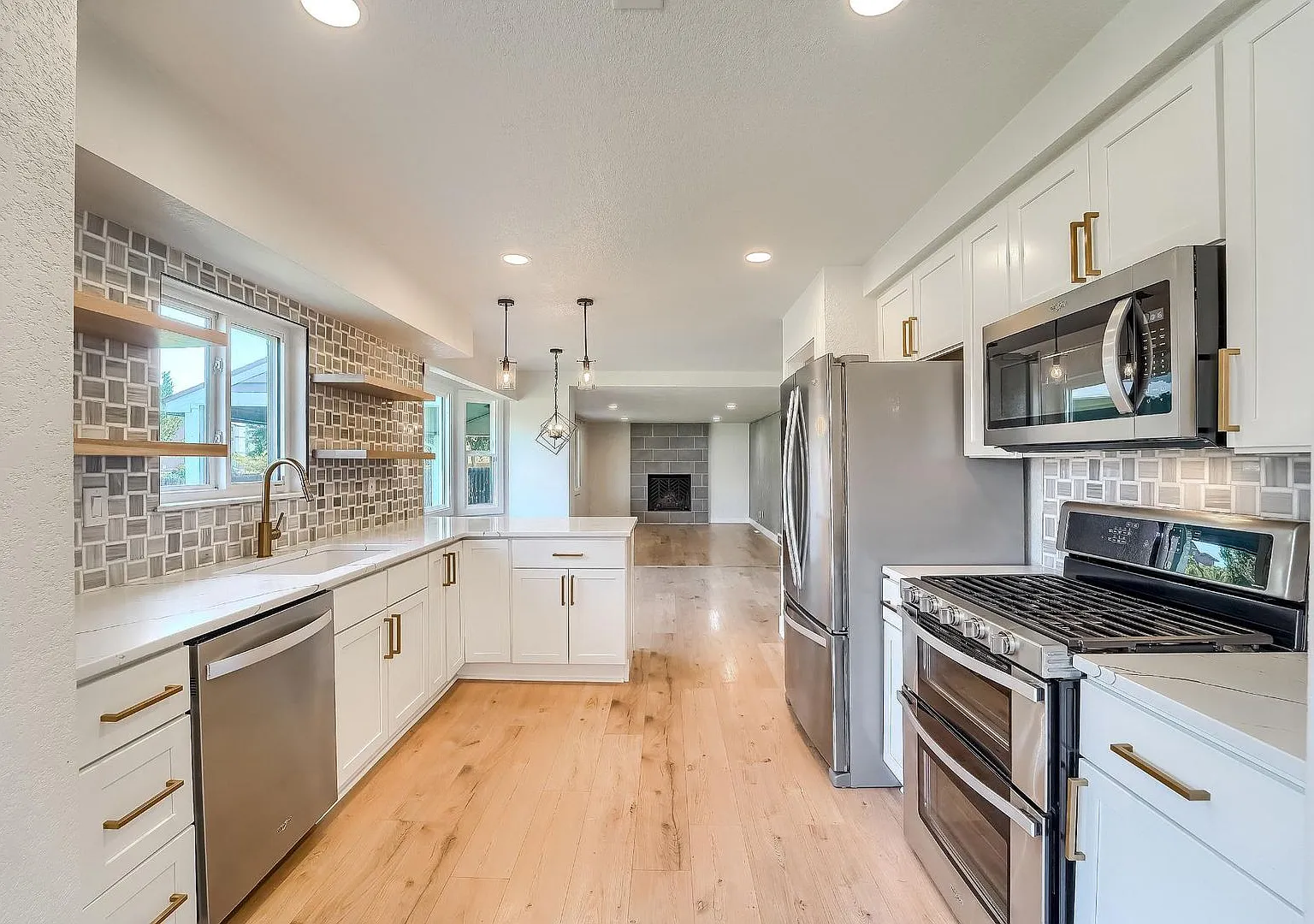 5 Bedroom single family home in Denver — Photo 2