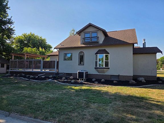 5th image of 610 6th St SW