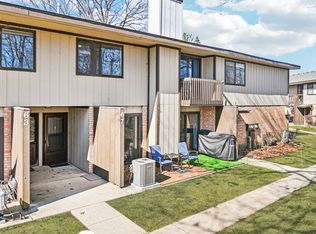 67 Woodhills Bay Rd, Fox Lake, IL 60020