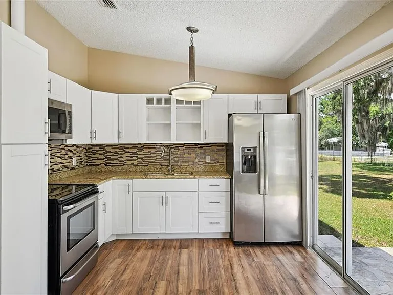 5 Cedar Ln — Photo 7