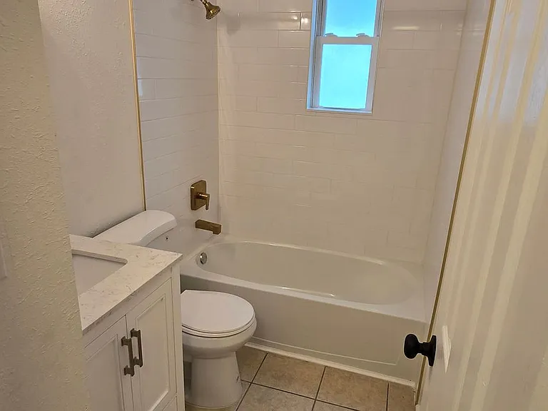 Beautiful 2/1 Apartment in Arlington — Photo 13