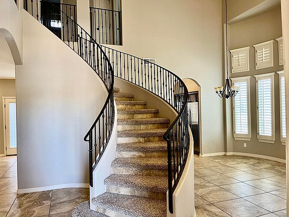 4th image of 3150 Red Orchard Dr