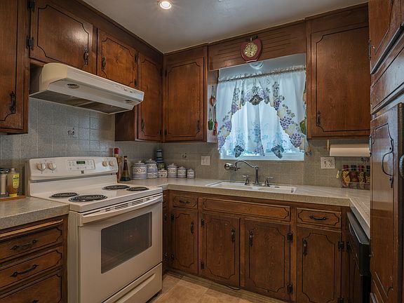 5th image of 14500 S Pueblo Dr