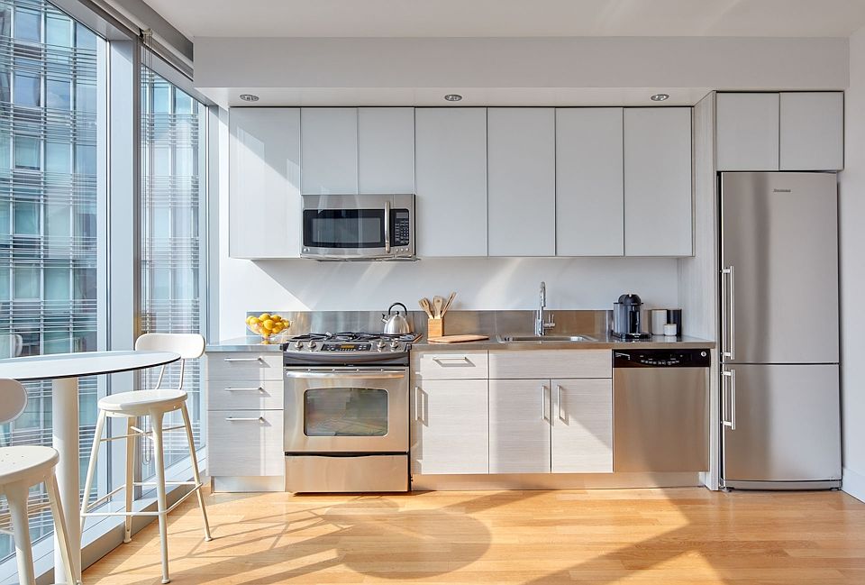 1st image of 550 W 54th St APT 1606
