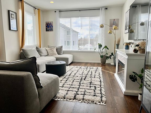 5th image of 898 NW Highgarden Dr