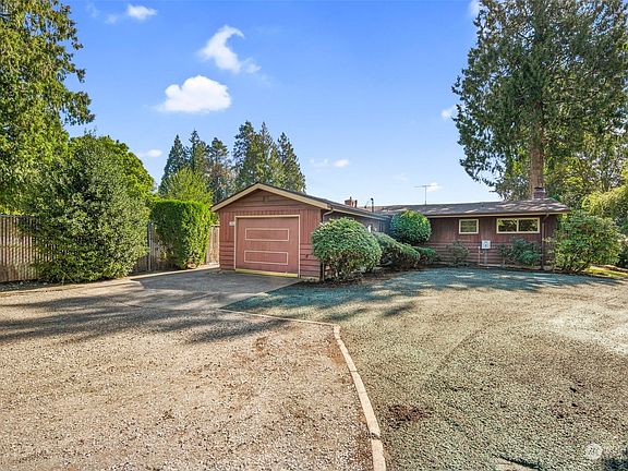 2nd image of 30802 W Lake Morton Drive SE