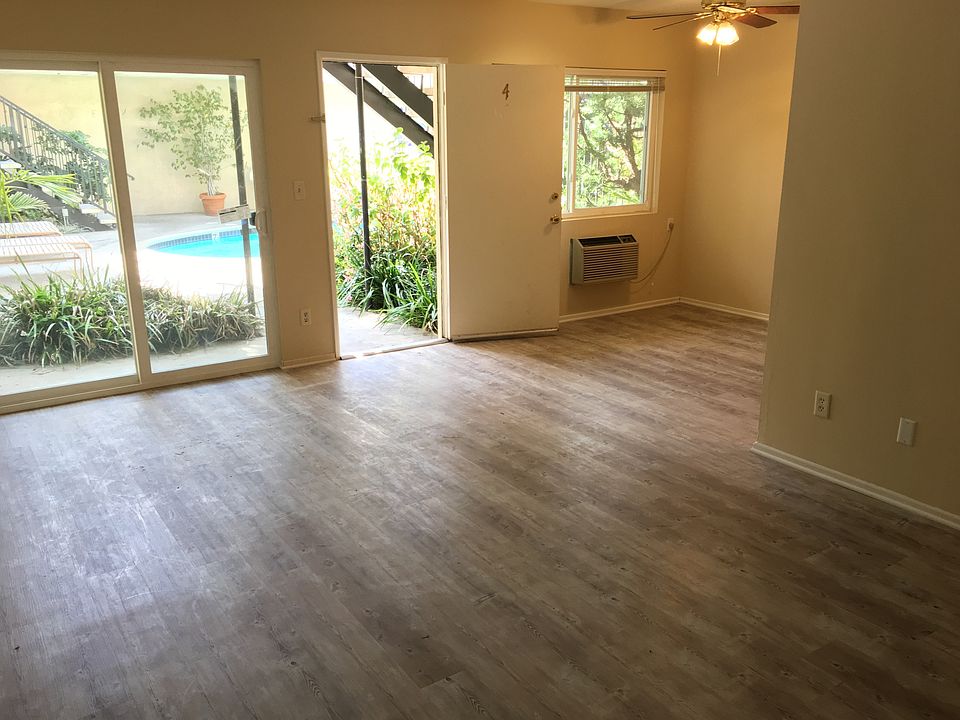 1st image of 8740 Owensmouth Ave APT 4