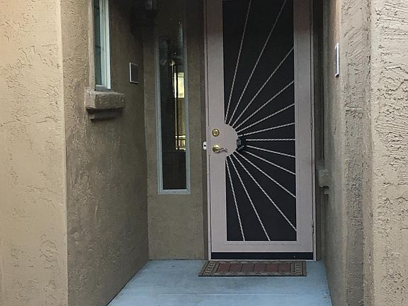 2nd image of 2141 W Tallgrass Trl