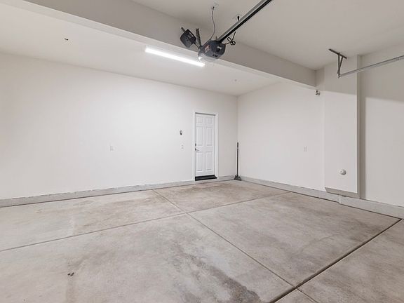 5th image of 45027 Starina St