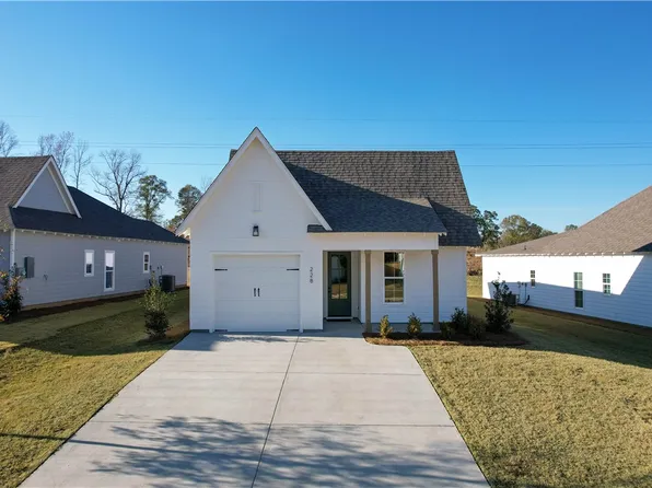 108 Hunters Way, Opelika, AL 36801