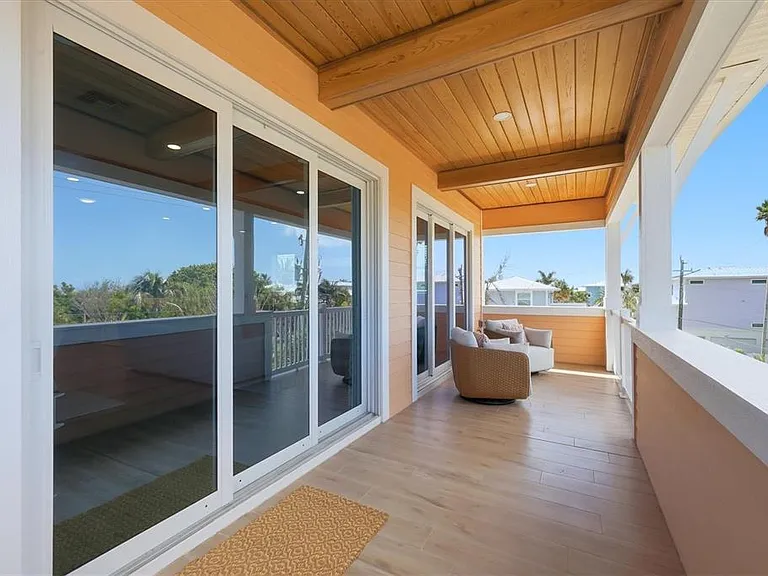 113 Aqua Ln — Photo 26