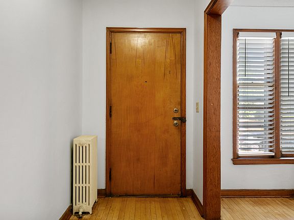 5th image of 500 6th St SE #502
