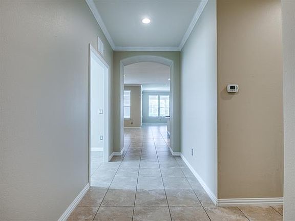 4th image of 1801 Windy Hill Dr