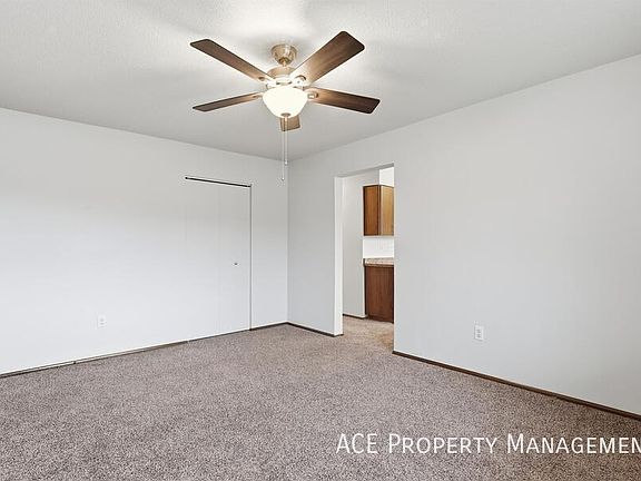4th image of 715 Dakota Dr #102