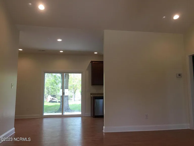 511 Peru Rd — Photo 12