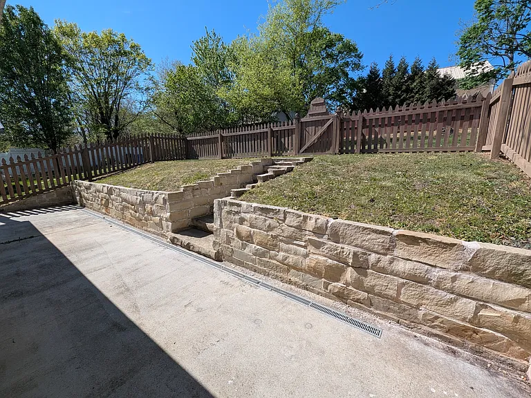 30 Woodrow Ave — Photo 18