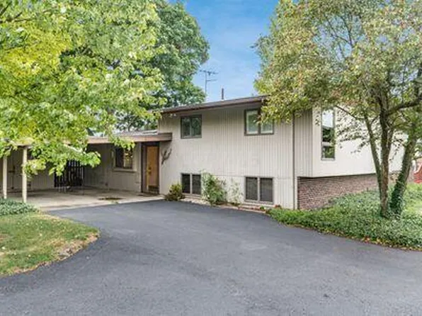 3133 Saxon Ct, Columbus, OH 43232