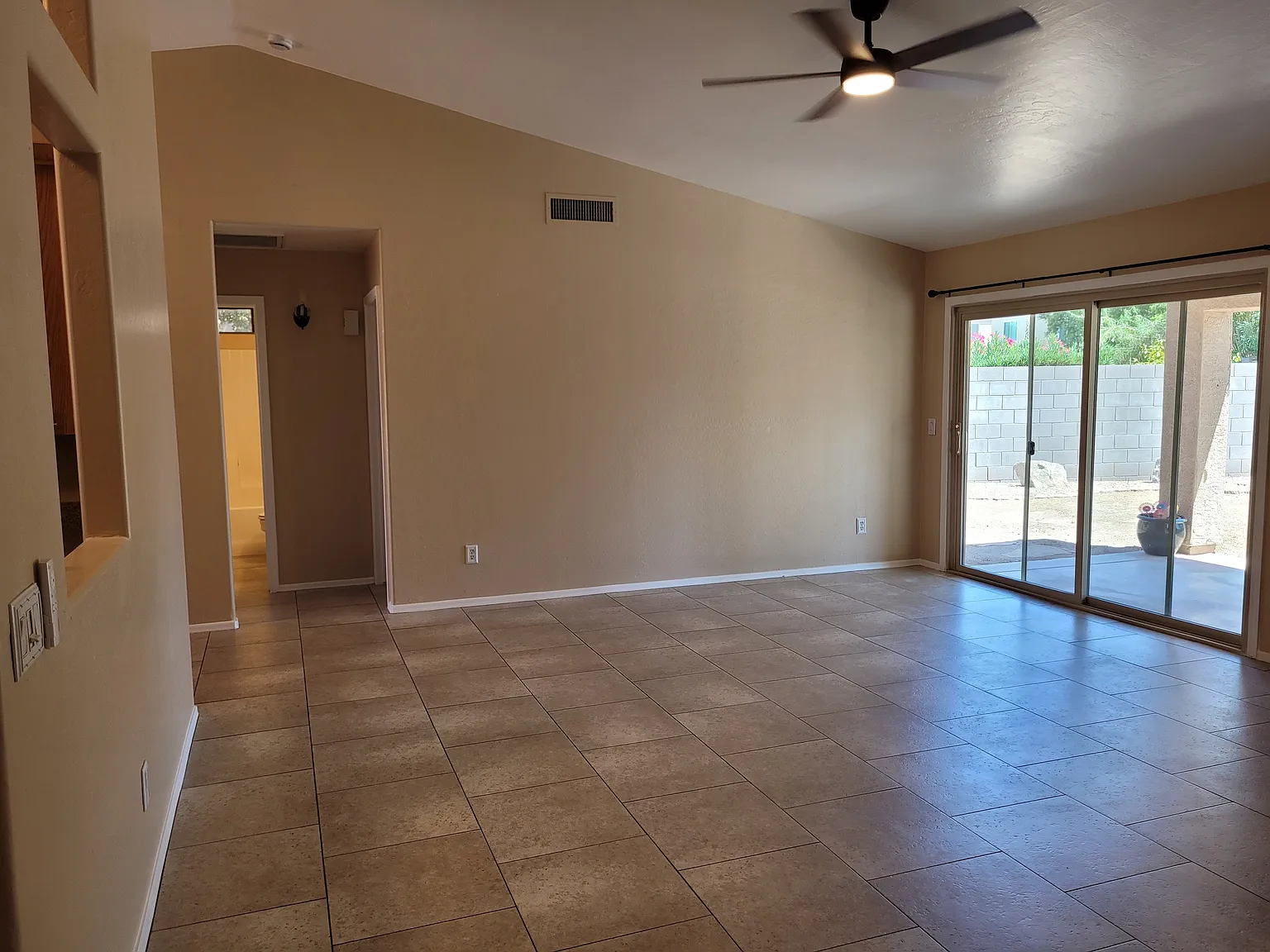 3 bed, 1436 sqft, $2,300 — Photo 4