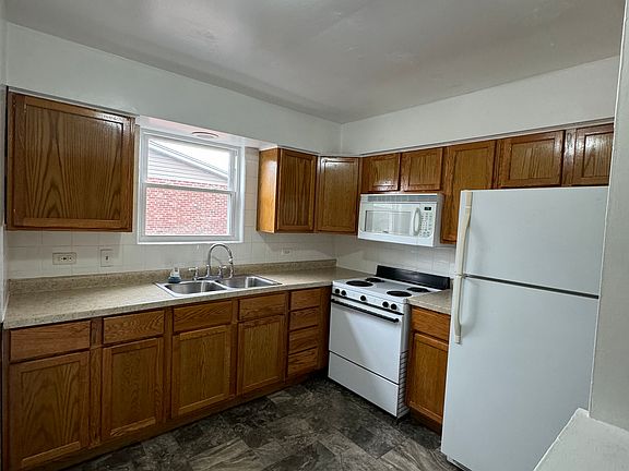 2nd image of 4551 Heartland Dr #3