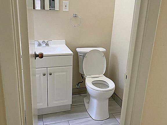 5th image of 90 Heather Ave APT 206