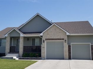 1223 Leonard St, Haysville, KS 67060