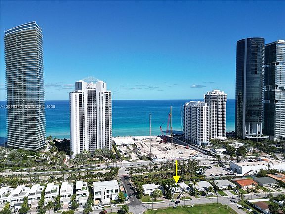 3rd image of 18815 Atlantic Blvd