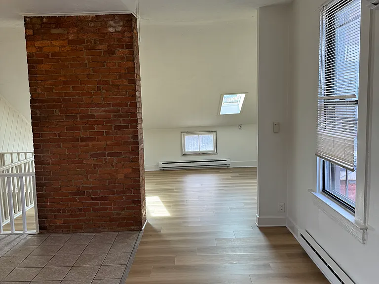 839 Perry St #3 — Photo 6