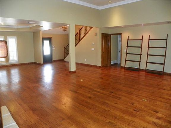 5th image of 2229 Arbor Crest Dr