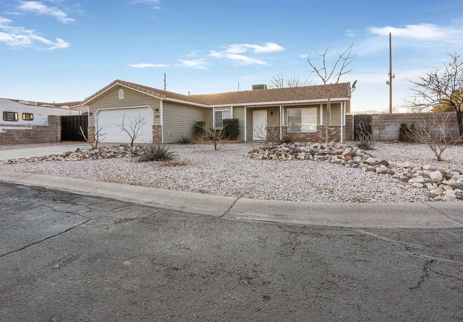 3 bed, 2.0 bath, 1293 sqft, $2,150 — Photo 1